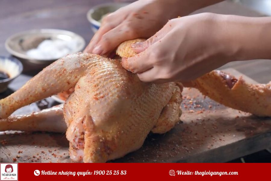 Gà nướng đất sét - Hương vị miền tây dân dã, đậm đà khó quên