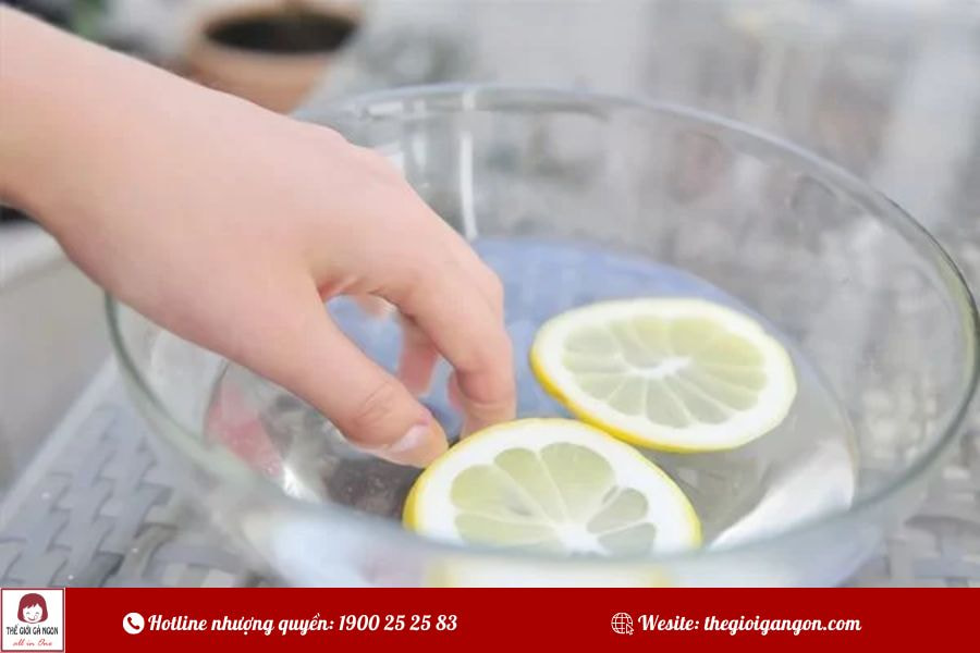 Làm hết mùi hành tỏi ở tay bằng những mẹo đơn giản và hiệu quả