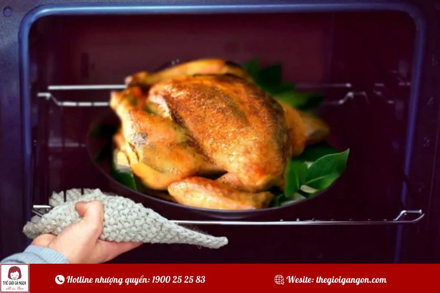 Hướng dẫn cách làm gà nướng bằng lò vi sóng đơn giản tại nhà