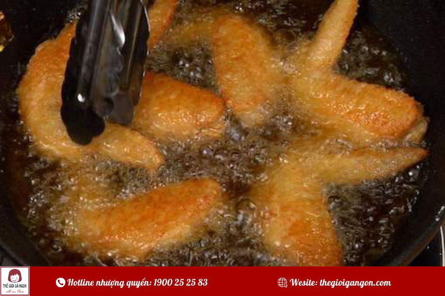 Bí quyết làm cánh gà chiên ngon giòn rụm như KFC