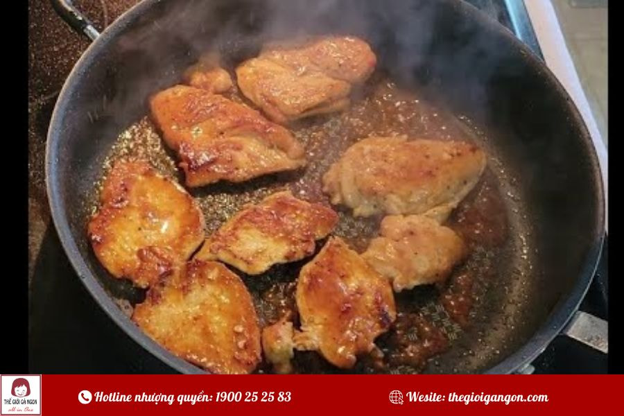 2 cách làm ức gà áp chảo dầu hào ngon mê ly tại nhà
