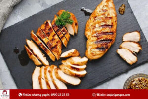 2 cách làm ức gà áp chảo dầu hào ngon mê ly tại nhà
