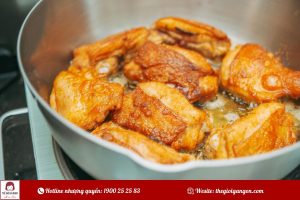 Cách làm gà áp chảo đơn giản mà ngon bất ngờ