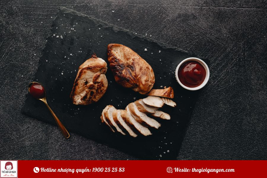 Cách làm món ức gà áp chảo mềm ngon, không khô