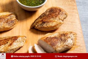 Cách làm món ức gà áp chảo mềm ngon, không khô