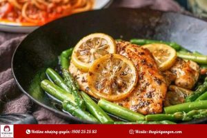 Cách làm ức gà áp chảo sốt chanh đậm vị, ít béo
