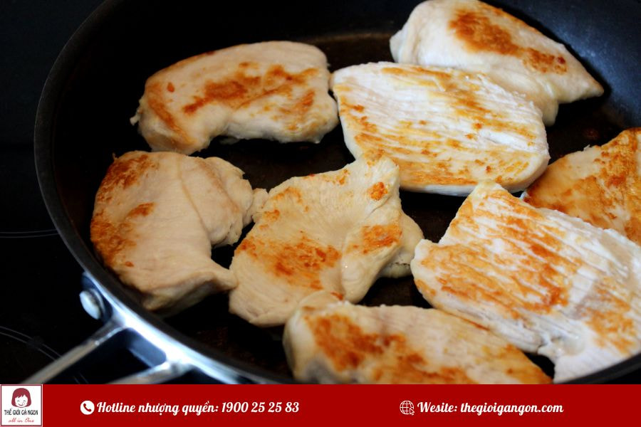 Công thức ướp ức gà áp chảo sốt chanh, mật ong, tiêu đen
