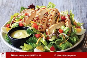 Salad gà áp chảo thanh mát, ngon miệng, dễ làm tại nhà