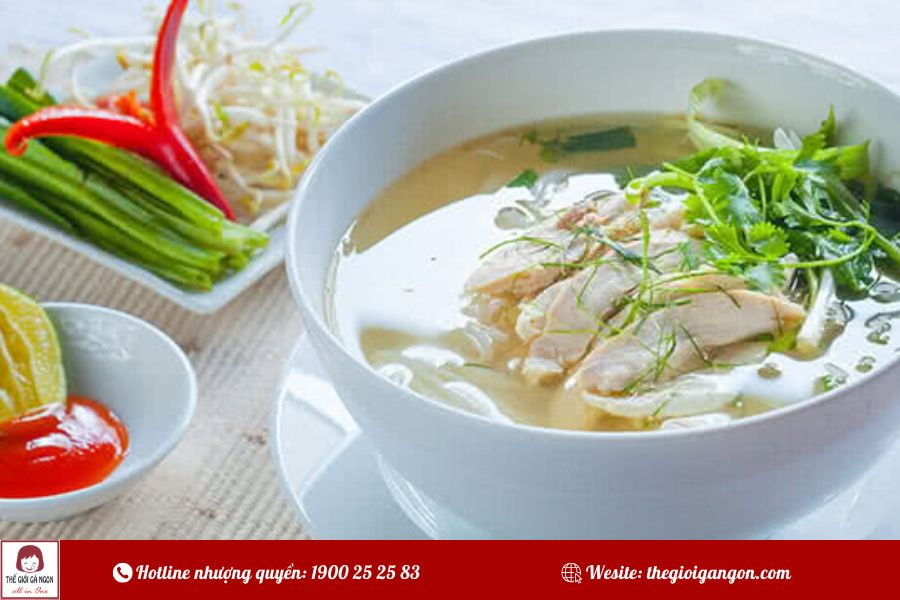 Gà luộc rồi làm món gì? Gợi ý món ngon tận dụng gà thừa không ngán